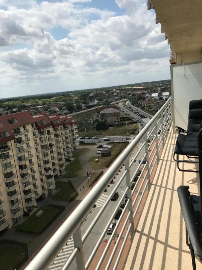 White Sea/Sun/Sky Dreams 4 Six @ Nieuwpoort Apartment Bagian luar foto